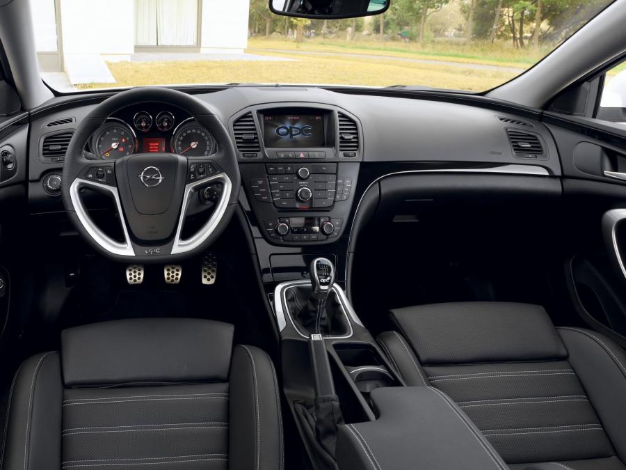Торпедо Opel Insignia OPC Sports Tourer 2009 года  (фото 20 из 49)